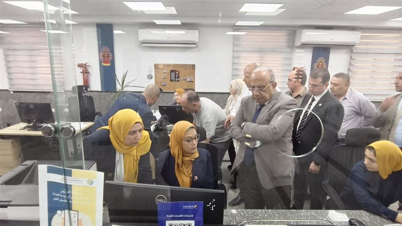 وزير الكهرباء يتفقد