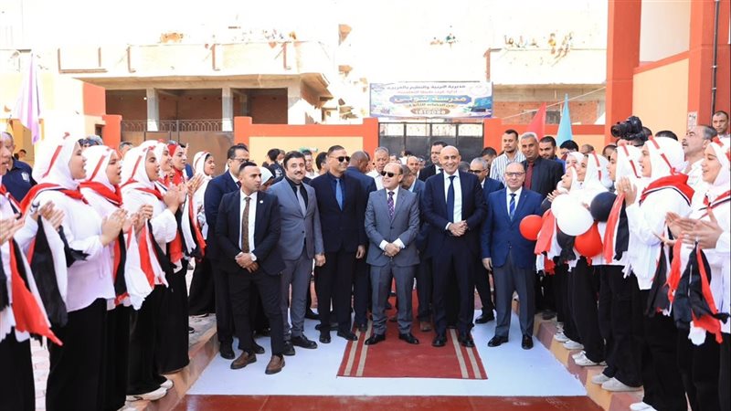 وزير التعليم ومحافظ