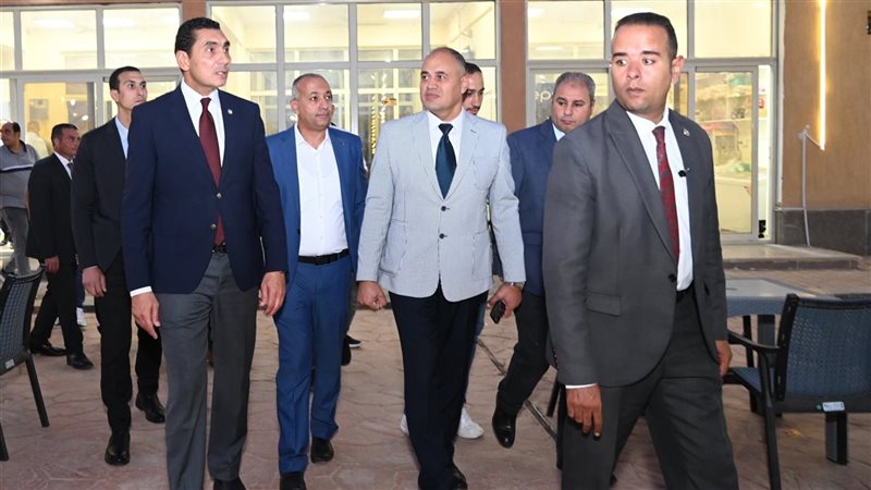 وزير الشباب والرياضة