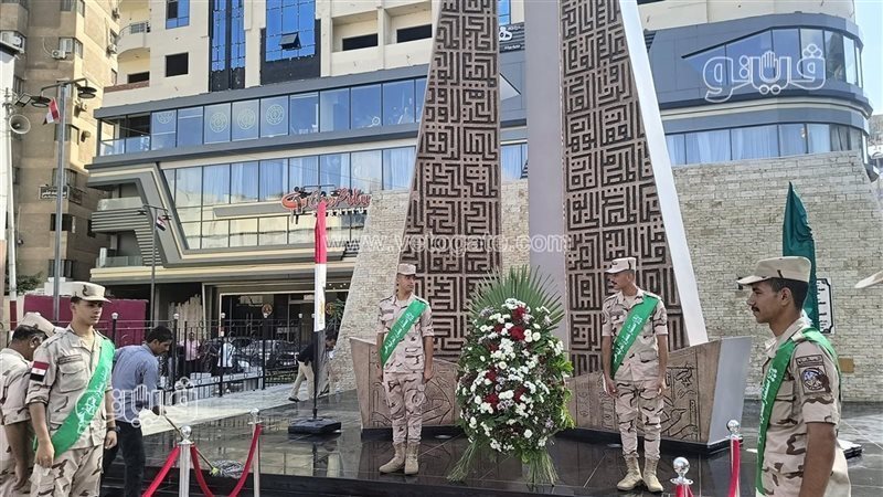 محافظ الشرقية يضع