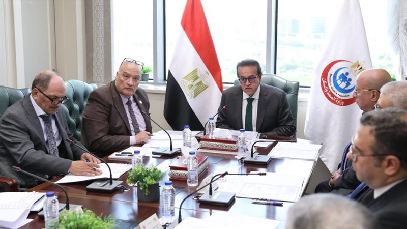 اجتماع د. خالد عبدالغفار