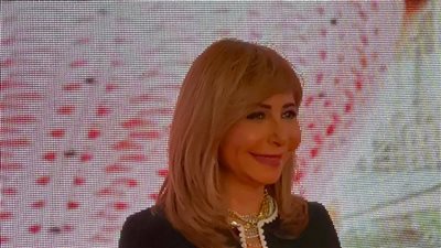 والد كريم عبد العزيز وتامر مرسي ولميس الحديدي في العرض الخاص لفيلم مطلوب عائليا (فيديو وصور)  