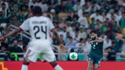 السعودية تهزم الإمارات بثنائية وتتوج بكأس خليجي 27  