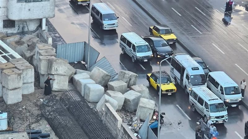 سقوط كتل خرسانية بمسار ترام الرمل بالإسكندرية بسبب الأمطار