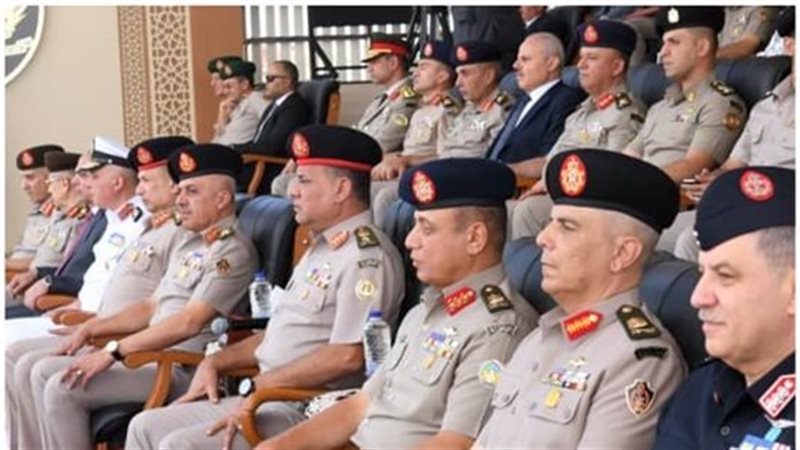 وزير الدفاع يشهد
