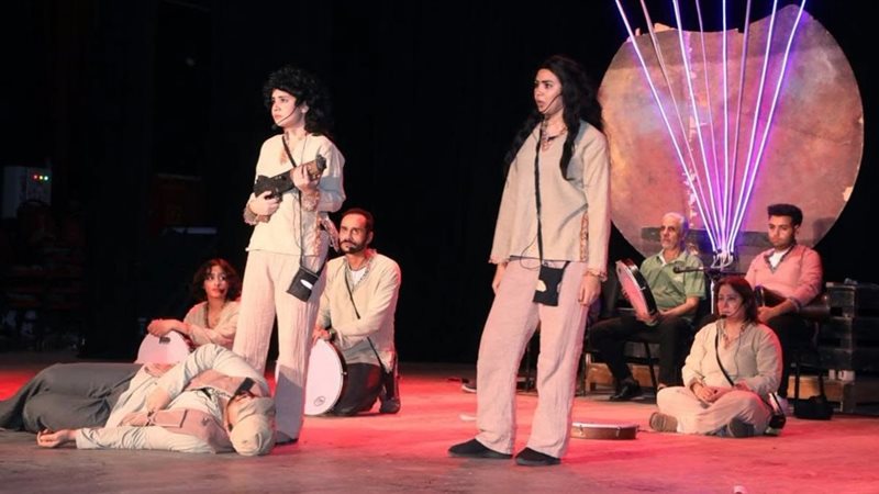 مسرح المواجهة والتجوال،