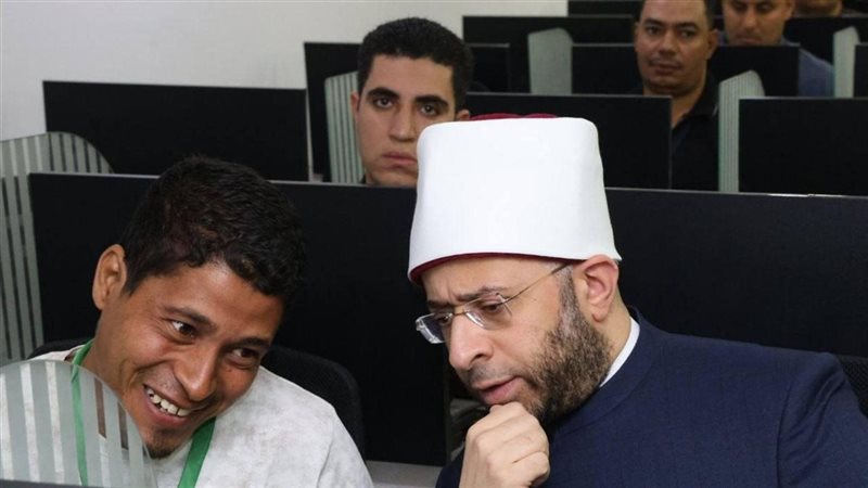 وزير الأوقاف يتفقد
