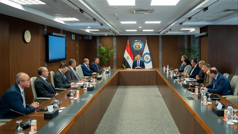 اجتماع وزير البترول