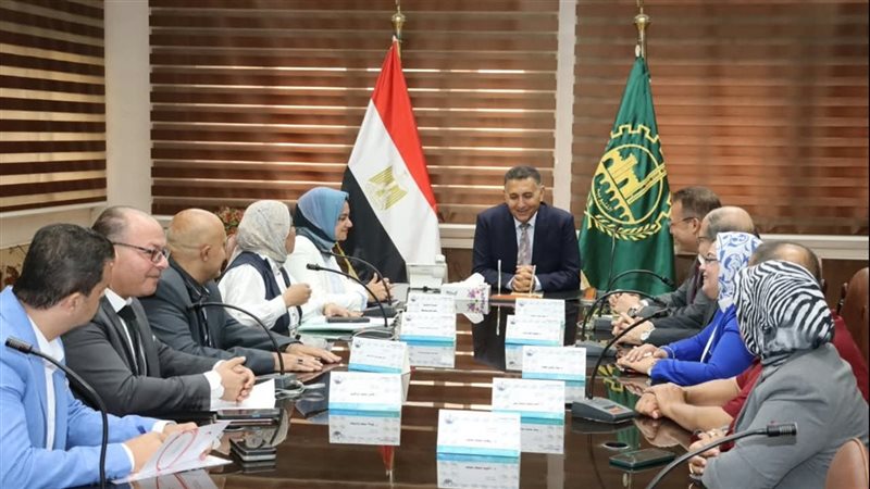 محافظ القليوبية يبحث