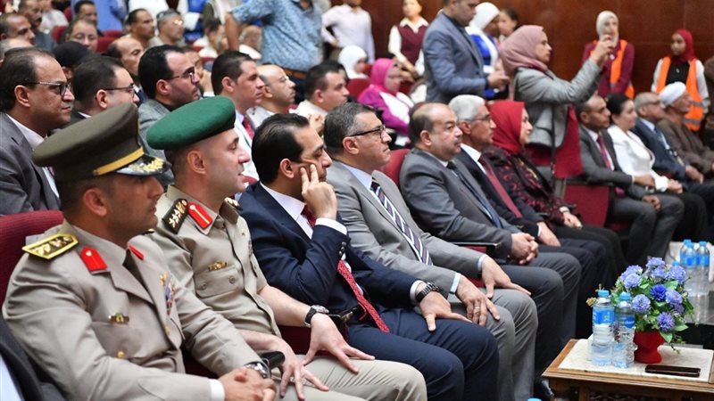 محافظ قنا يشهد احتفالية