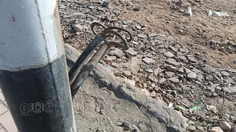 أعمدة الإنارة المكشوفة،