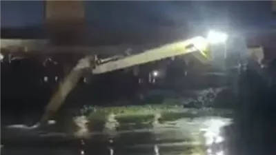 لحظة انتشال جثامين ضحايا سقوط سيارة في ترعة المريوطية (فيديو)   