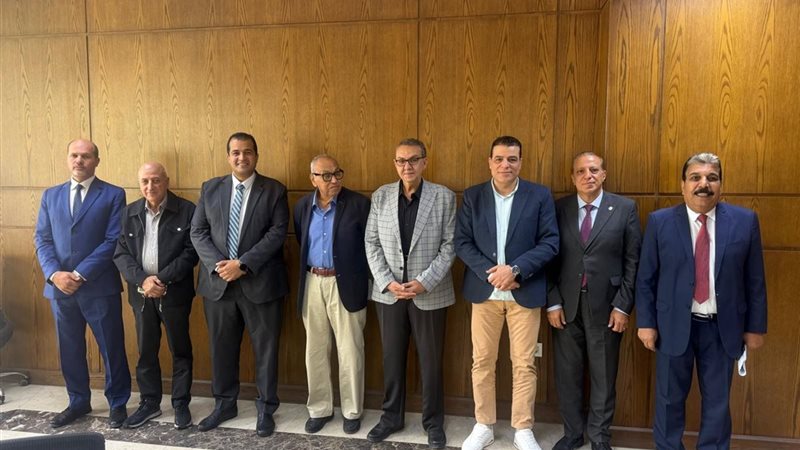 شعبة الصيدليات خلال