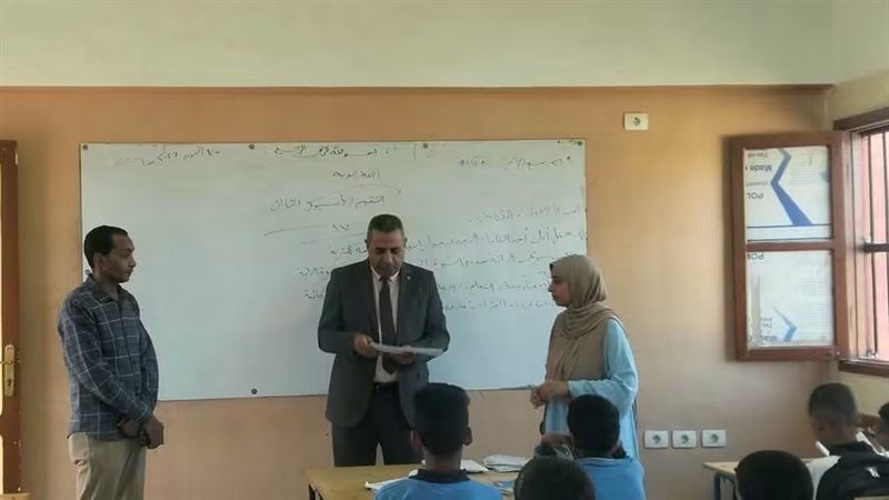 وكيل تعليم قنا يتفقد