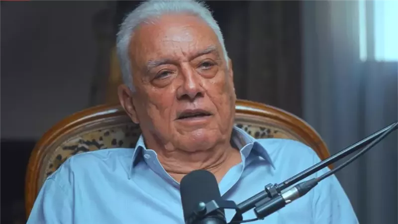 وزير البترول مع الإعلامي