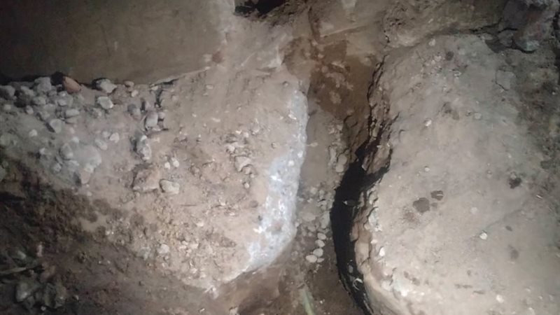 إصلاح عطل في خط مياه