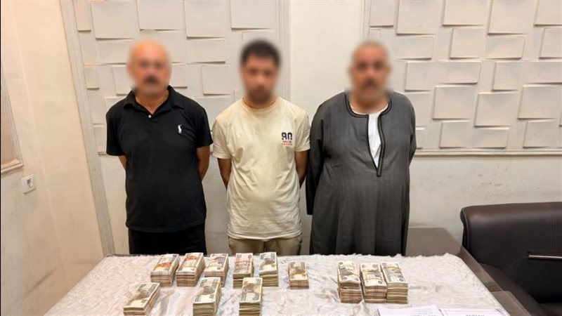 النصب على أسرة في