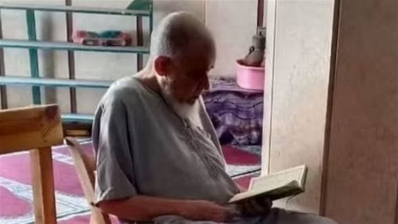 الاب بني مسجد والإبن