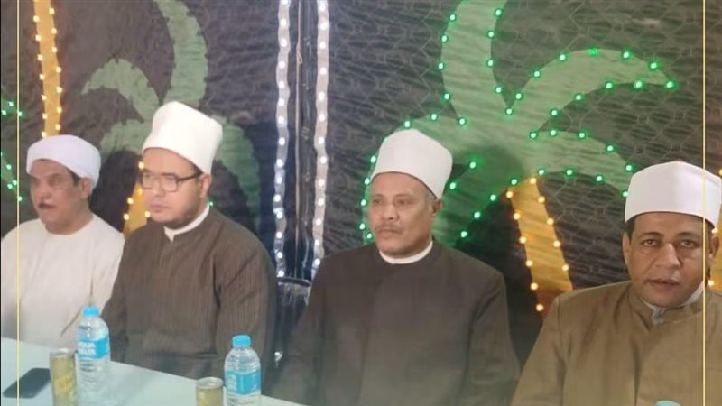 مدير أوقاف قنا يكرّم
