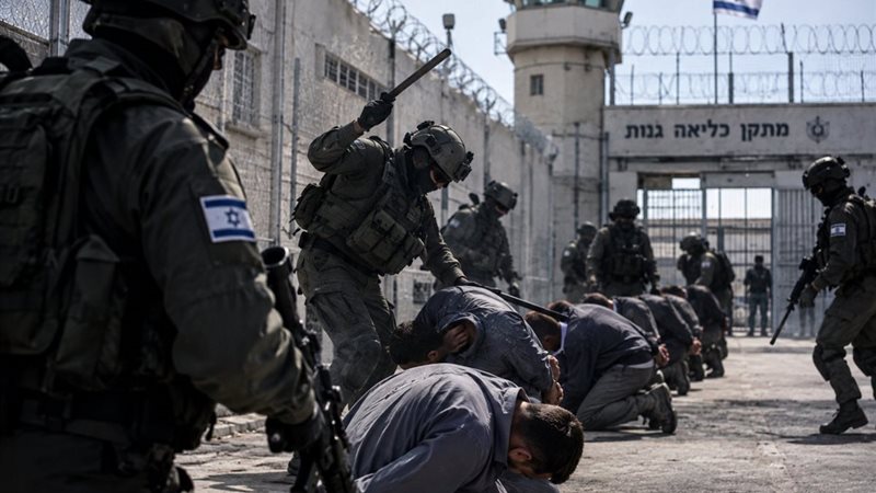 أسرى فلسطينيون في