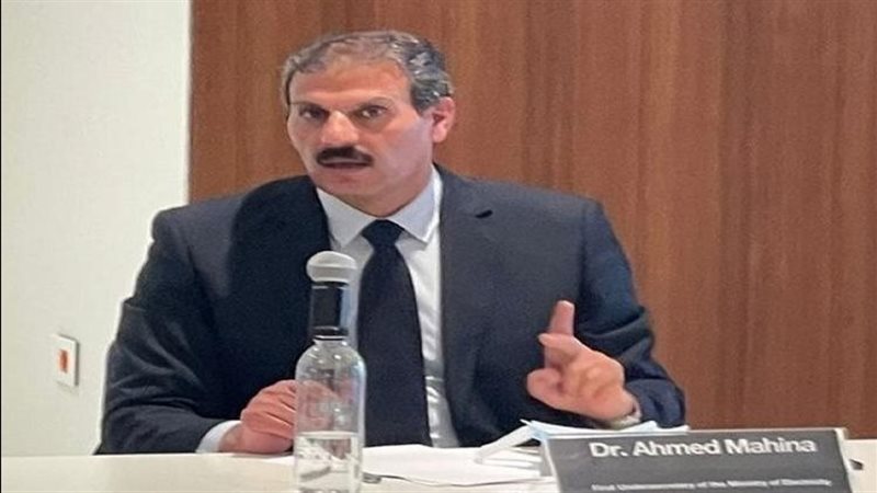 الدكتور أحمد مهينة