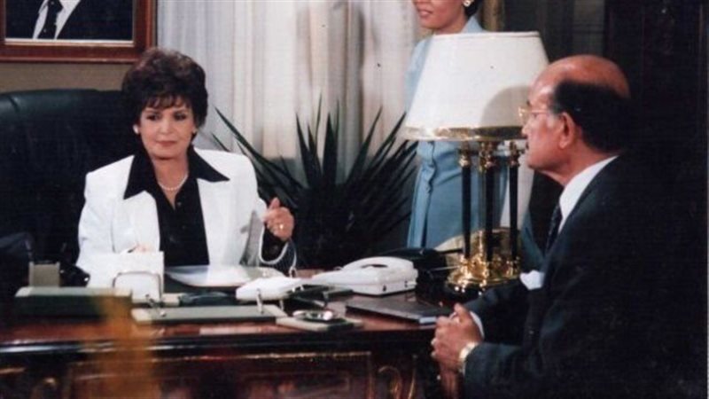 يا ورد مين يشتريك،