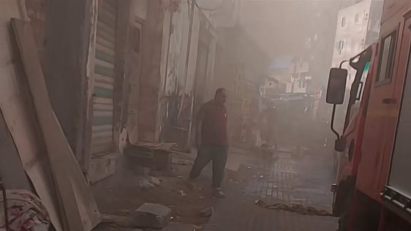 حريق مخزن إسفنج وإنتريهات