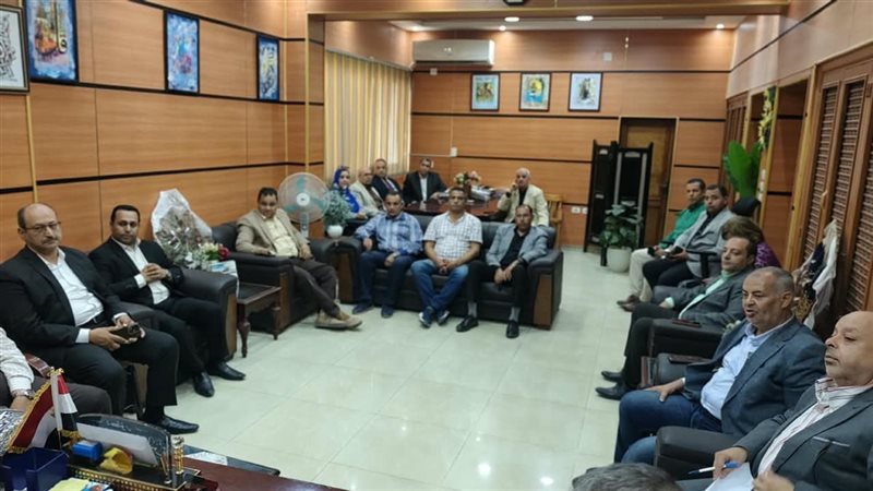 اجتماع مع مديري ووكلاء