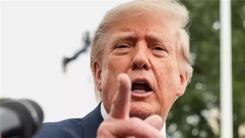 الرئيس الأمريكي دونالد