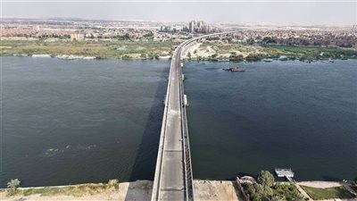 استعدادات تركيب السكة، تفاصيل أول كوبري مخصص للقطار السريع فوق النيل بحلوان  