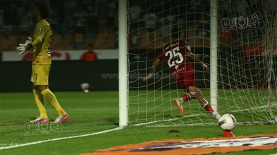 منصف بقرار يسجل أول أهدافه مع الأهلي في شباك الزمالك بالديربي (فيديو)  