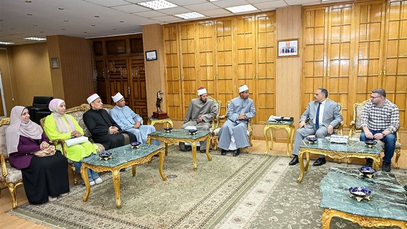محافظ الشرقية يستقبل