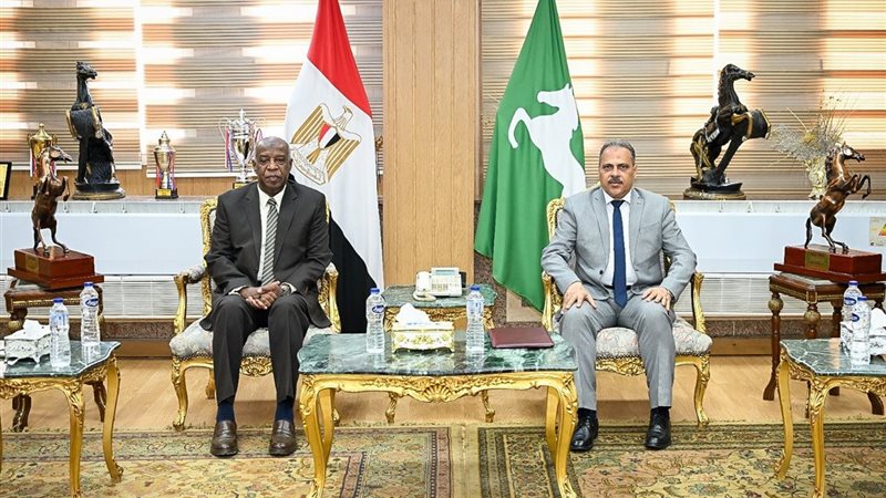  محافظ الشرقية يستقبل