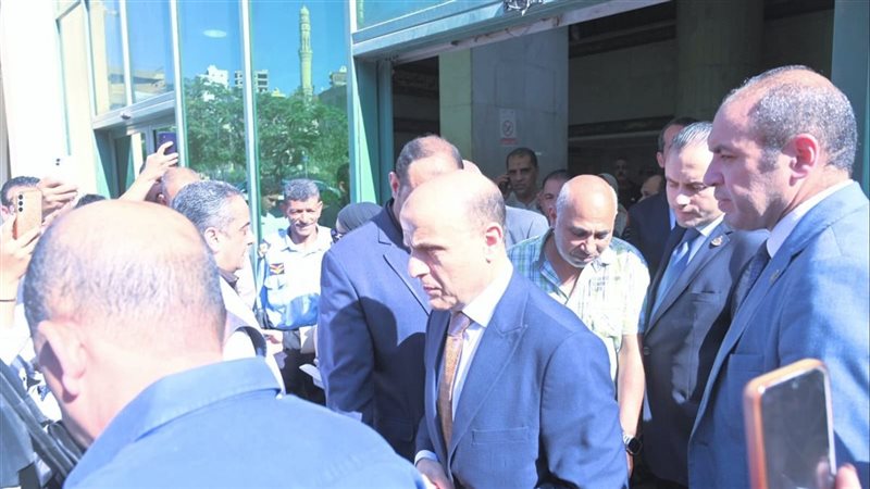 محافظ الغربية يقدم