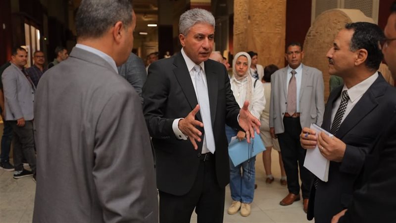 وزير السياحة والآثار