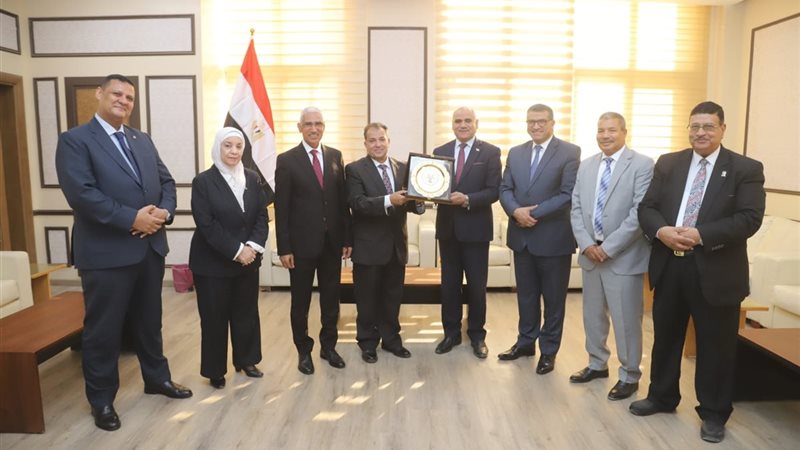 مجلس أمناء جامعة