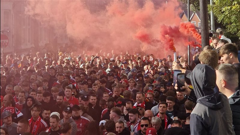 جماهير ليفربول،فيتو