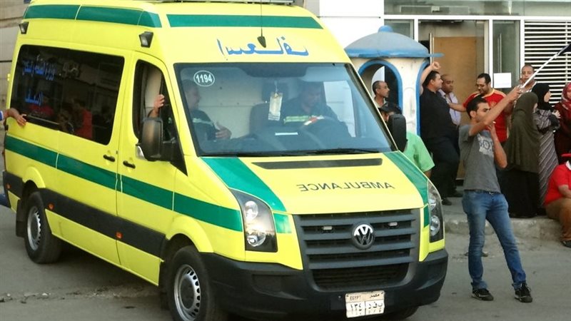 اسعاف لنقل المصابين،