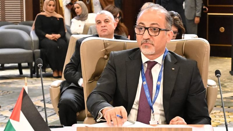  السفير مهند العكلوك،