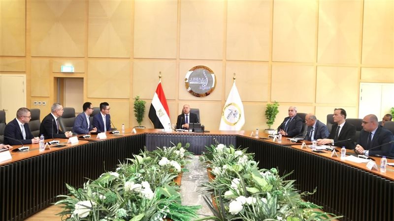 اجتماع وزير النقل