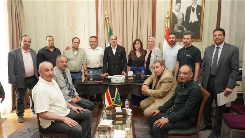 لجنة تلقى الطلبات