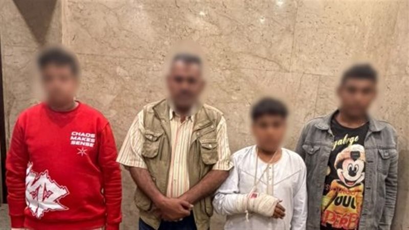 ضبط عامل ونجليه في