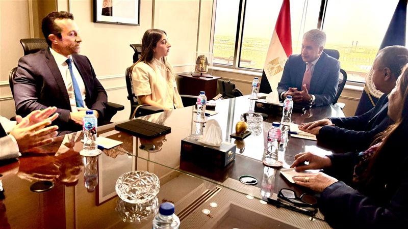 لقاء وزير السياحة