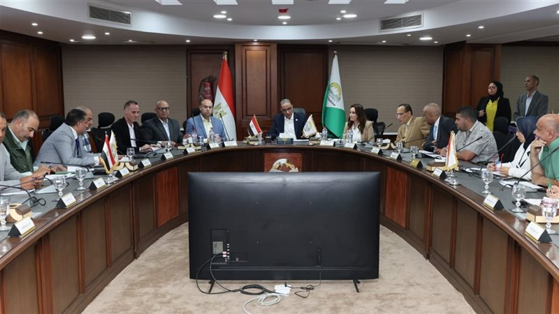 اجتماع محافظ الجيزة
