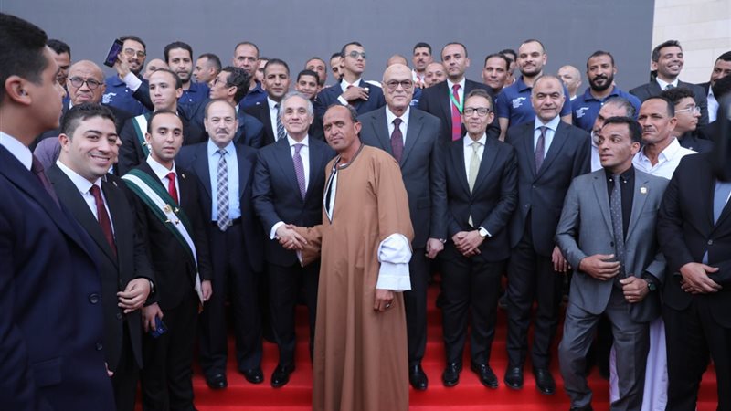 وزير العدل يتوسط