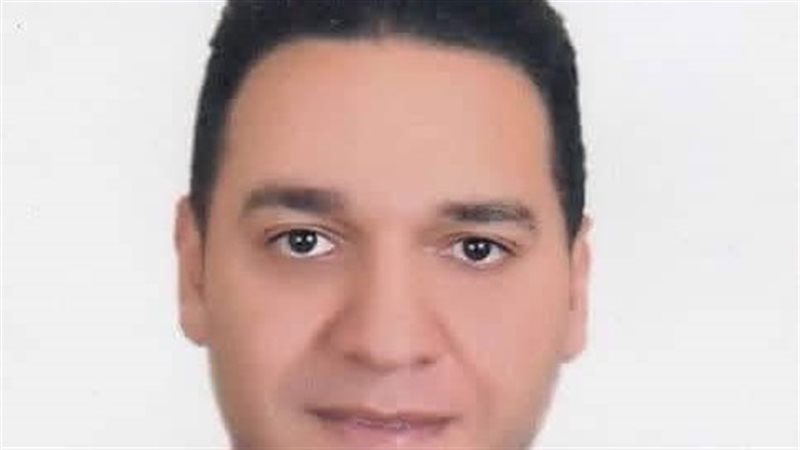 الدكتور علي عبد العزيز،