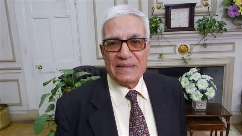 أحمد زكريا الشلق.