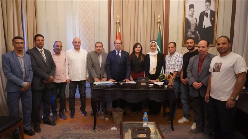 لجنة تلقى الطلبات