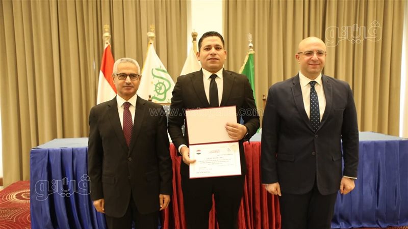 تكريم 11 فائزًا من