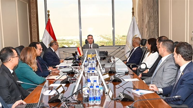 اجتماع وزير التموين